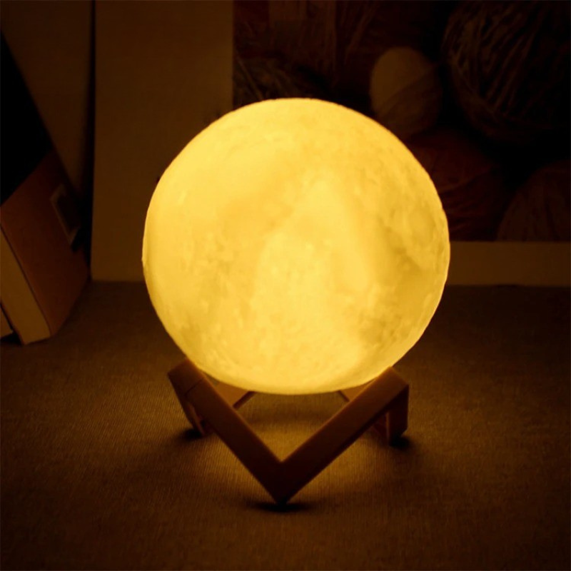 Veilleuse lune LED avec socle en bois