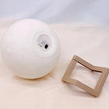 Veilleuse lune LED avec socle en bois